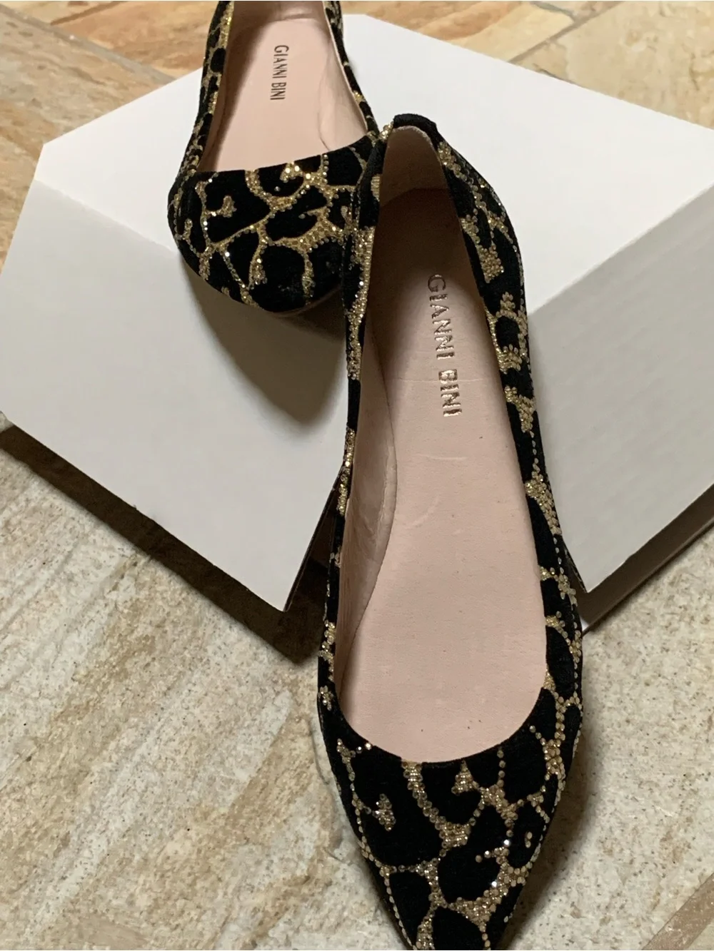 New Gianni Bini Size 5 Black & Gold Embellished Pointed Toe Flats